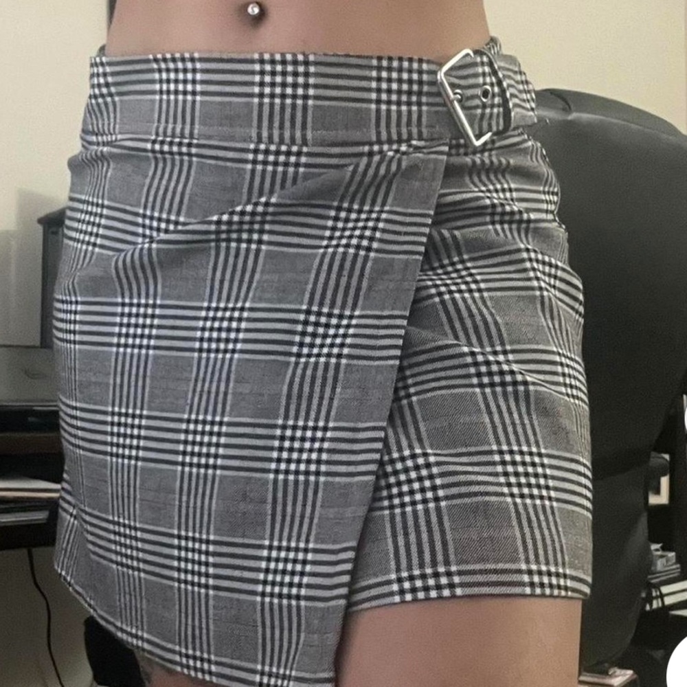 Forever 21 Plaid Wrap Skirt Buckle Waistband Size Medium